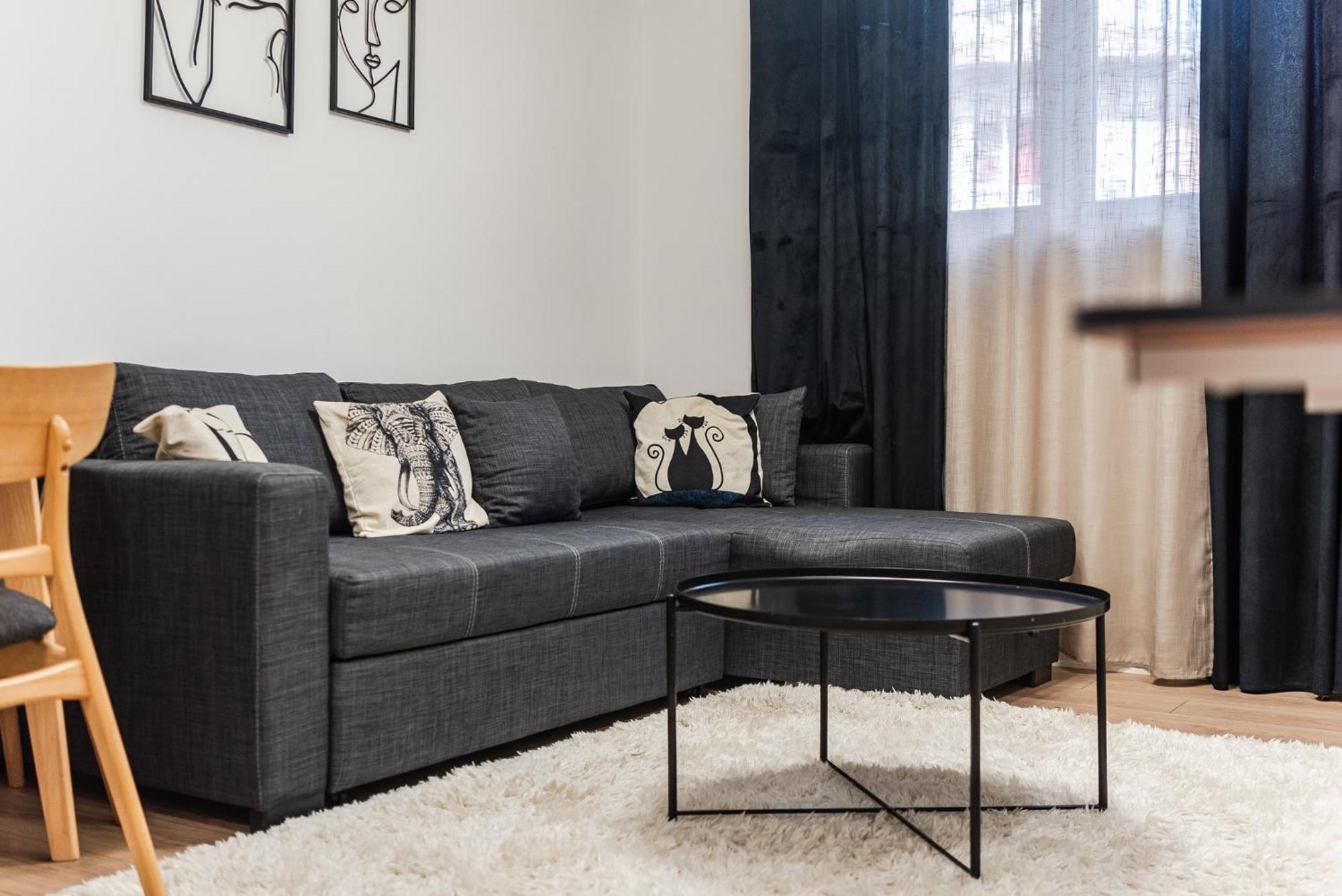 Noir Apartment By Kondo Stays Тирана Екстериор снимка
